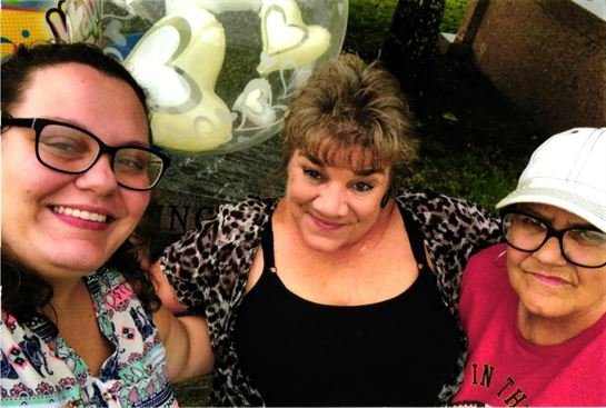 Connie Jean Bloom - Photo 3