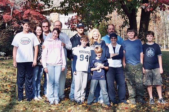 Benis Glen Lee - Photo 9