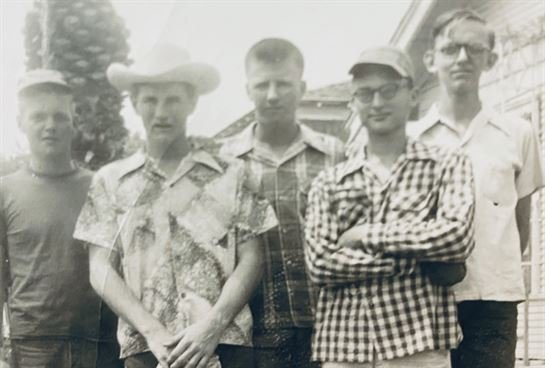 Benis Glen Lee - Photo 55