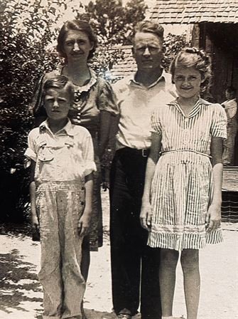 Benis Glen Lee - Photo 61