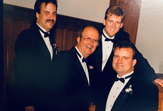 Benis Glen Lee - Photo 68