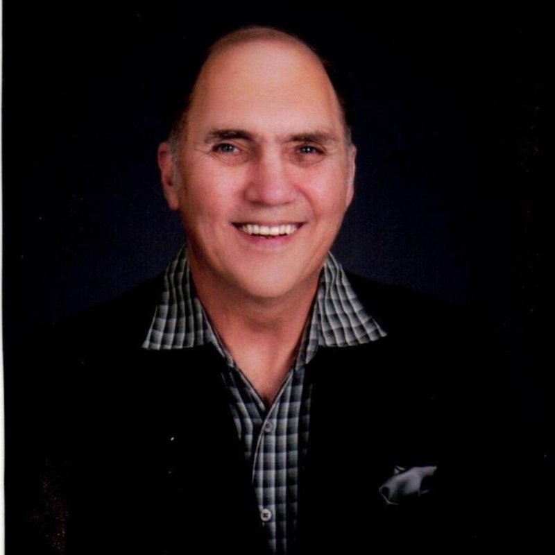 Robert Earl (Bob) Hollier - Photo 2