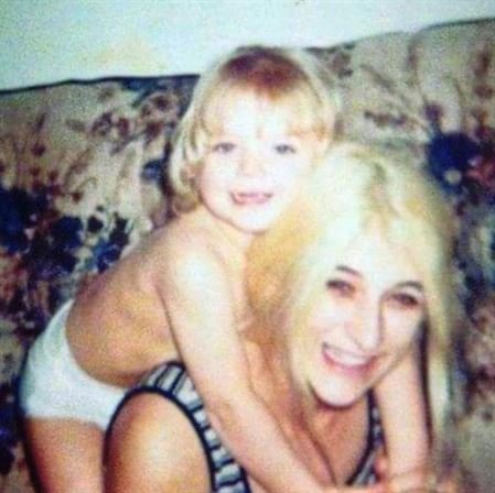 Sarah Ann Lawson - Photo 52