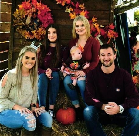 Sarah Ann Lawson - Photo 69