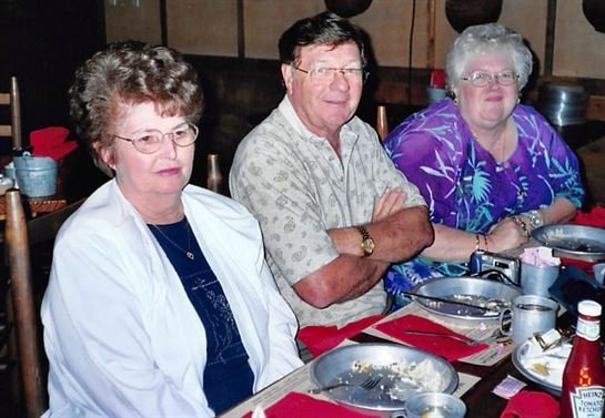 Linda Peet - Photo 2