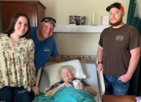 Linda Peet - Photo 3