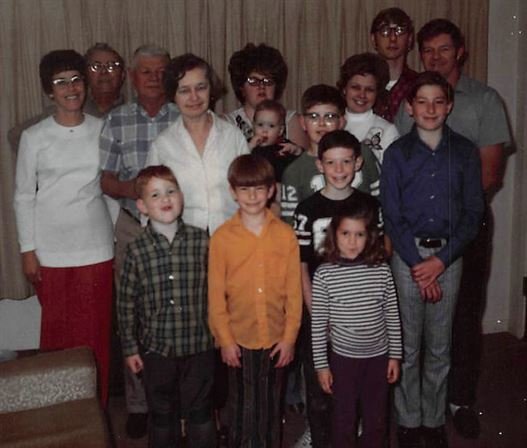 Linda Peet - Photo 8