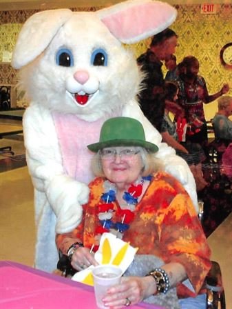 Linda Peet - Photo 9