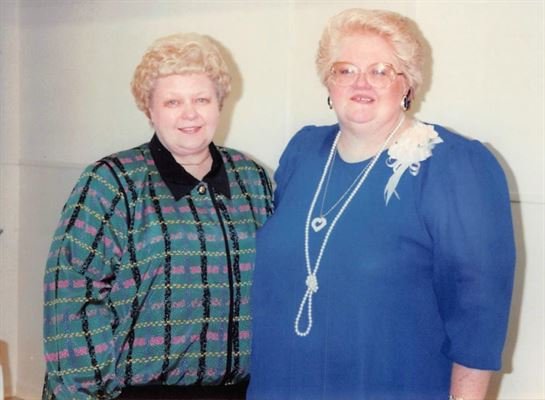 Linda Peet - Photo 21