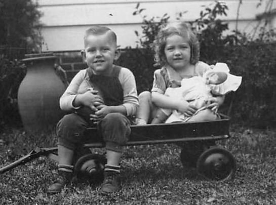 Linda Peet - Photo 32