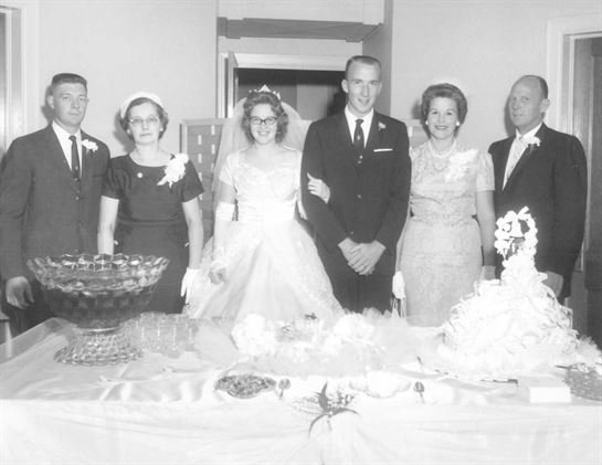 Linda Peet - Photo 42