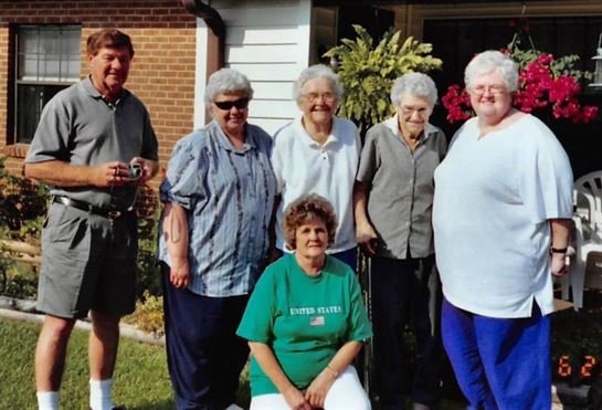 Linda Peet - Photo 52