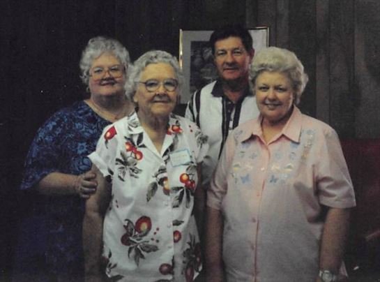 Linda Peet - Photo 76