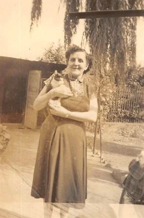 Veronika "Ronnie" Richard - Photo 5