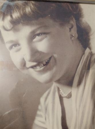 Veronika "Ronnie" Richard — photo 33