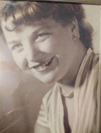 Veronika "Ronnie" Richard — photo 34