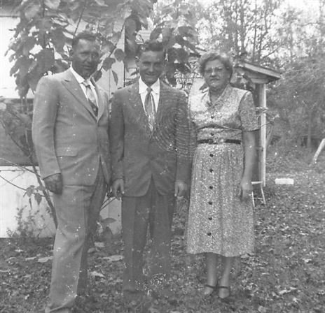 Melvin Lee Becker - Photo 96