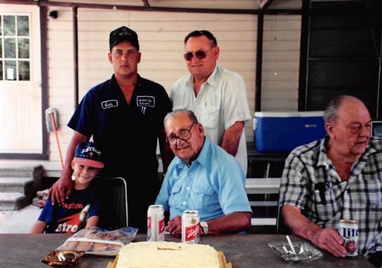 Melvin Lee Becker - Photo 102