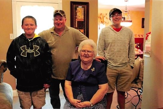 Sue Ayres - Photo 10