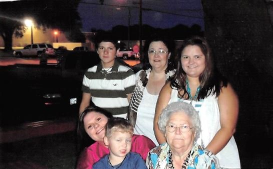 Sue Ayres - Photo 13