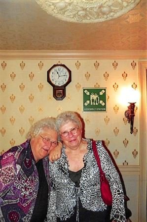 Sue Ayres - Photo 28