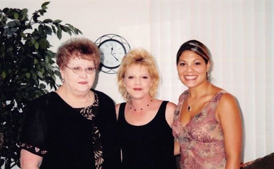 Shanna Lynn Gonzalez - Photo 11