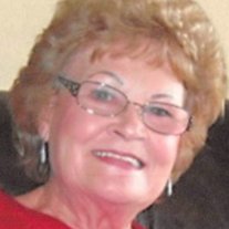 Billie Tucker - Photo 2