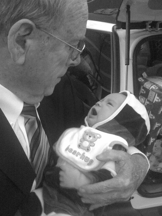 Gene Roberts - Photo 3