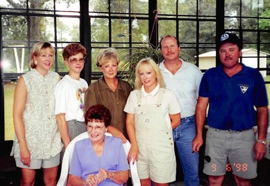 Rena Mendoza Veillon - Photo 5