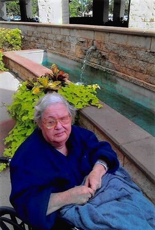 Gwen Gonzales - Photo 16