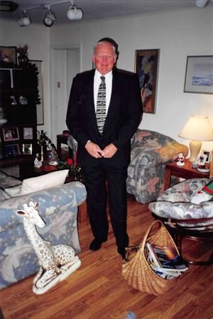 Kenneth Beckett - Photo 30