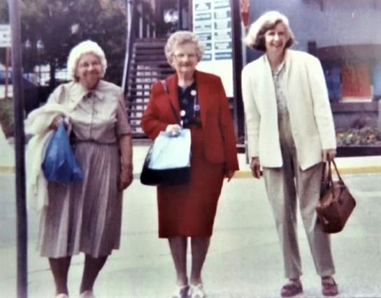 Jenean Van Benthuysen - Photo 112