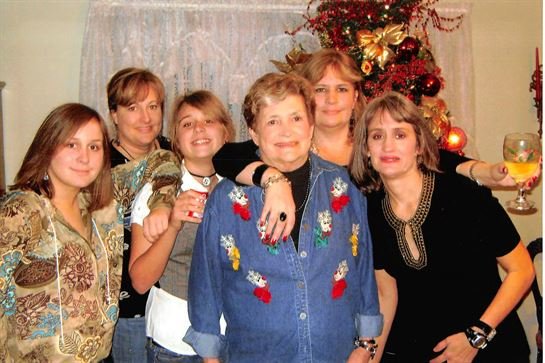 Sue Halliburton - Photo 24