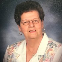 Peggy Ann Miller - Photo 2