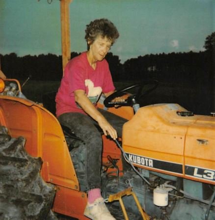 Betty June Chatagnier - Photo 3