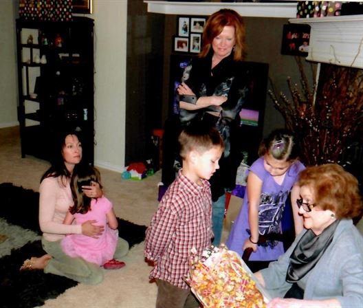 Mavis Hollingsworth Powell - Photo 60