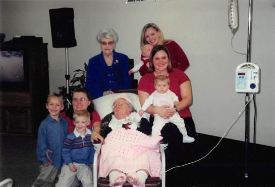 Sharla Kae Evans-Ekinia - Photo 48