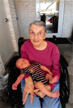 Imogene Titus - Photo 12