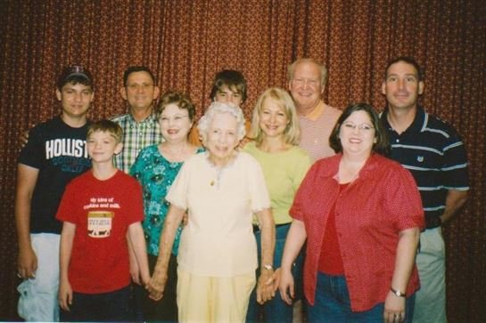 Gladys Eva Hall - Photo 2