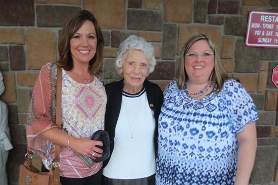 Gladys Eva Hall - Photo 15