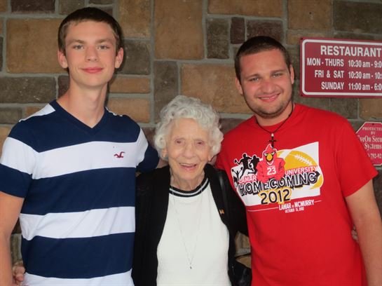 Gladys Eva Hall - Photo 29