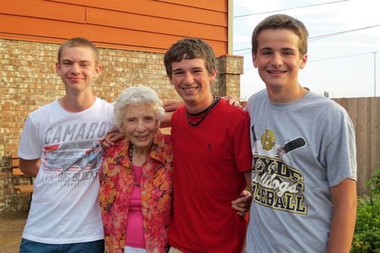 Gladys Eva Hall - Photo 40