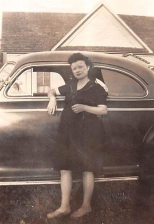 Eva Perkins - Photo 2