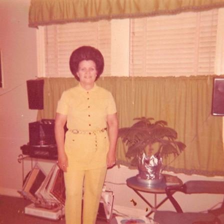 Eva Perkins - Photo 22