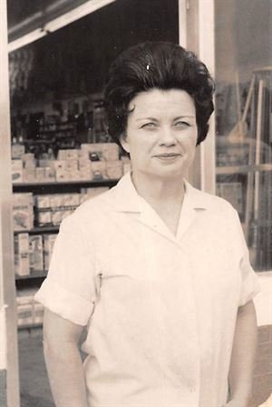 Eva Perkins - Photo 39