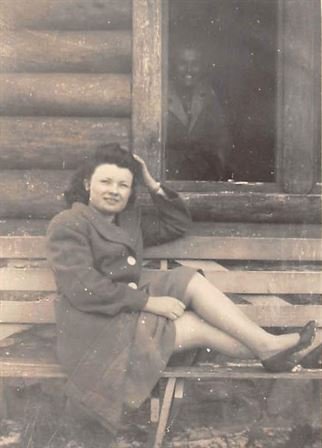 Eva Perkins - Photo 41