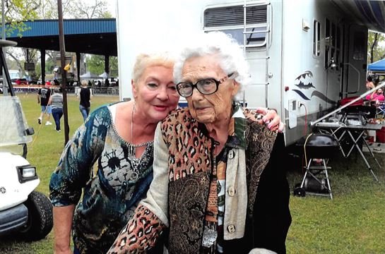 Mildred "Mickey" Evelyn Roth - Photo 3