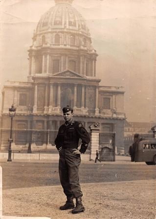 Wilson Perry - Photo 6