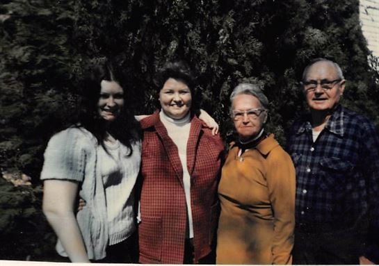 Rebecca "Becky" Lange - Photo 6