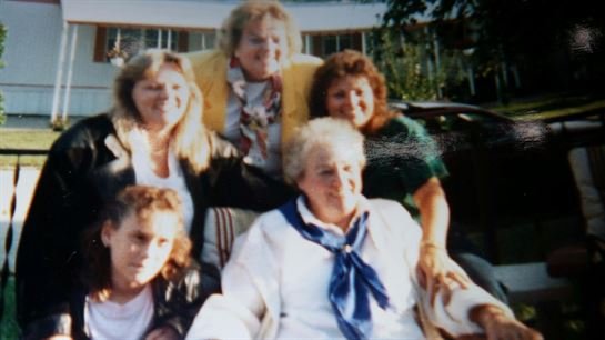 Genevieve Marie Miller - Photo 13